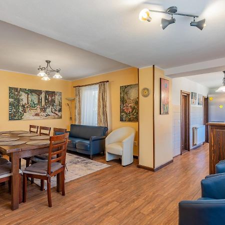 Casa Saraste Hotel Rîşnov Luaran gambar