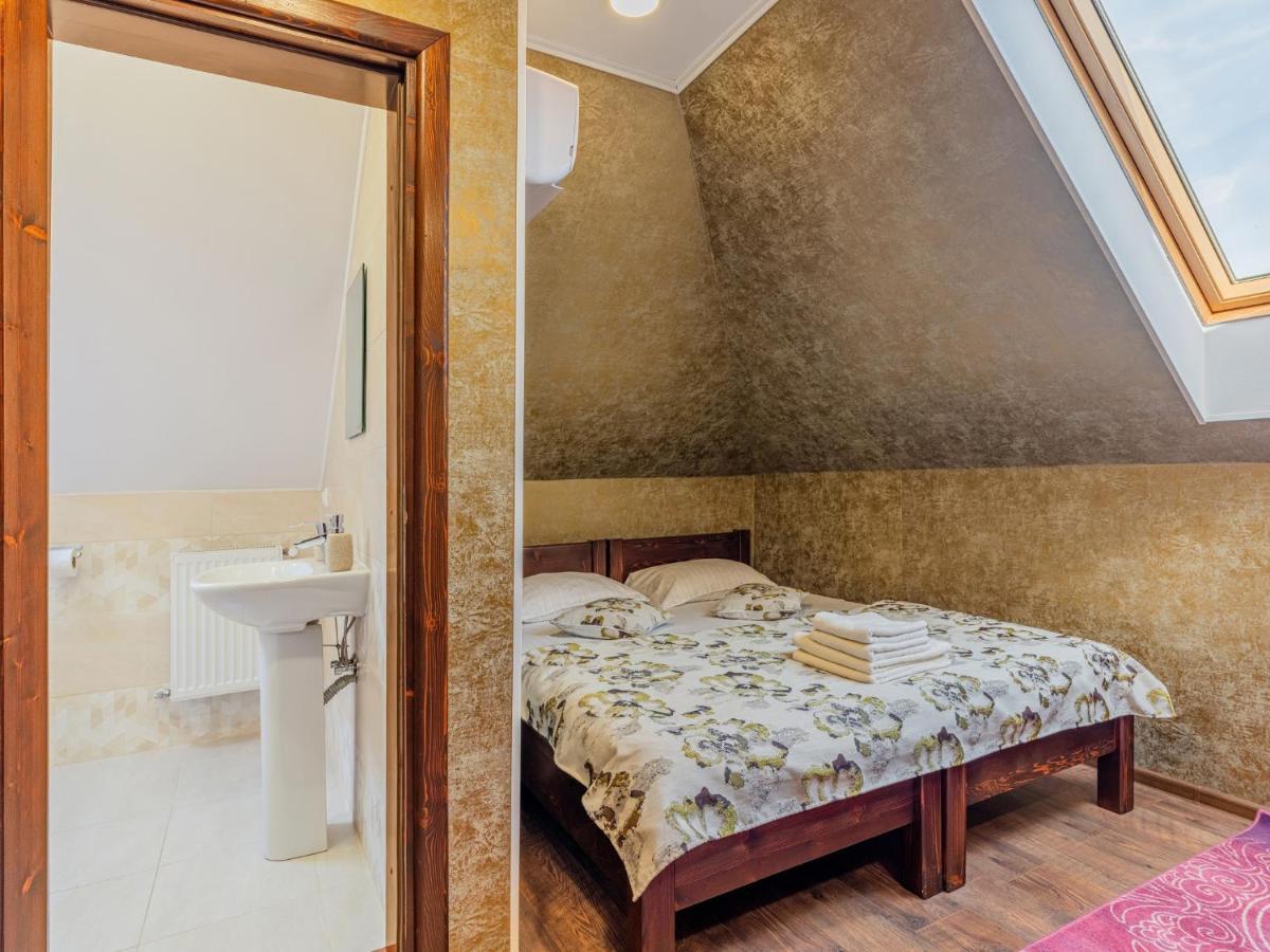 Casa Saraste Hotel Rîşnov Luaran gambar