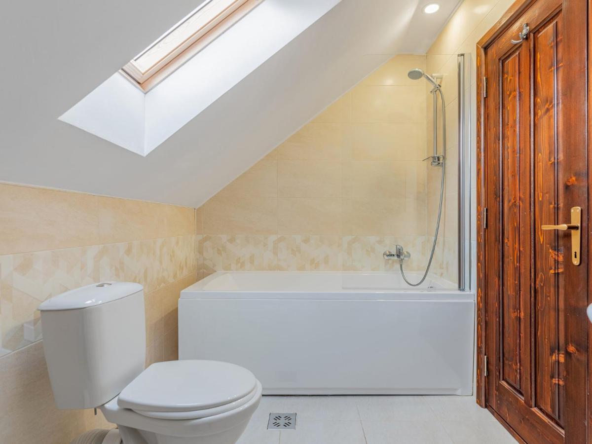Casa Saraste Hotel Rîşnov Luaran gambar