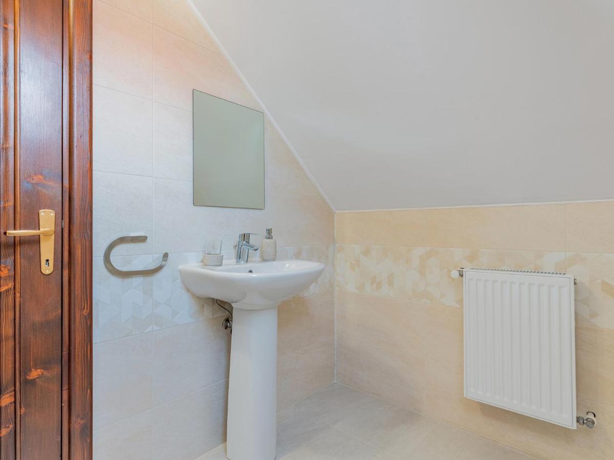 Casa Saraste Hotel Rîşnov Luaran gambar