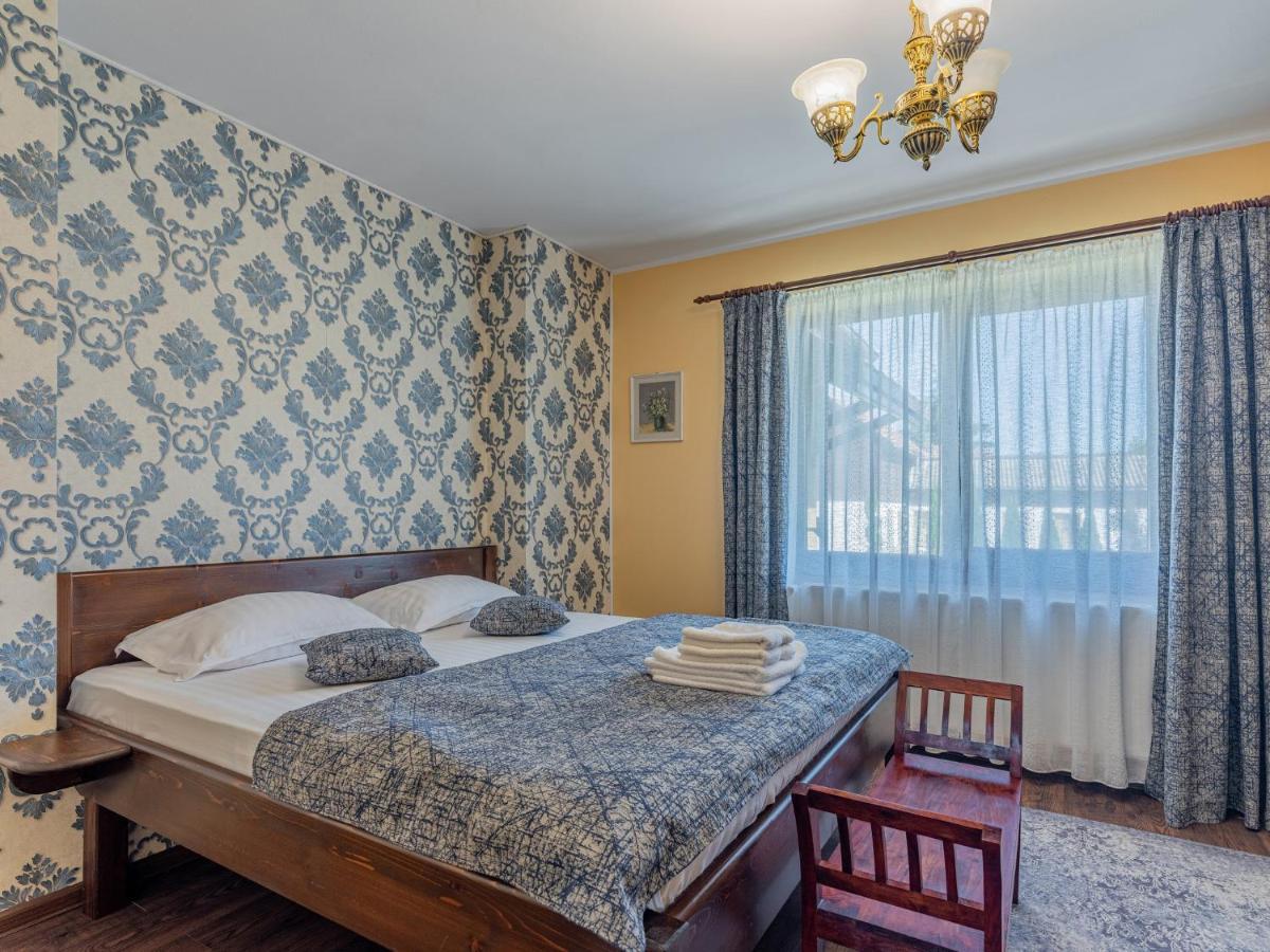 Casa Saraste Hotel Rîşnov Luaran gambar