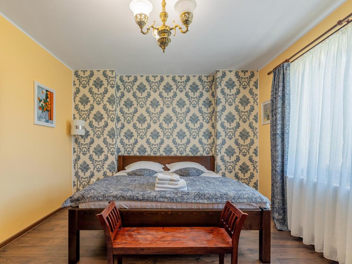 Casa Saraste Hotel Rîşnov Luaran gambar