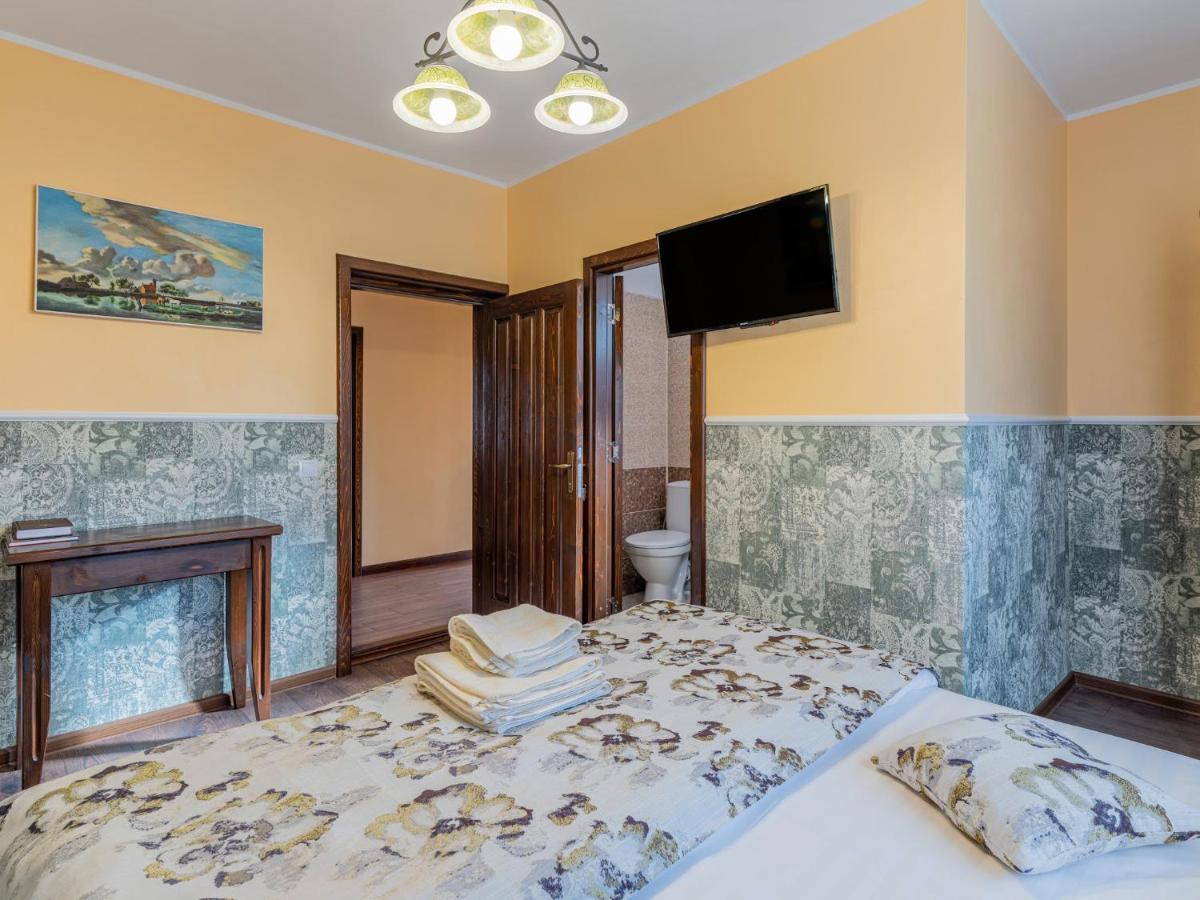 Casa Saraste Hotel Rîşnov Luaran gambar